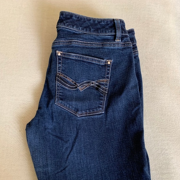 White House Black Market Slim Leg Ankle 10R - Picture 4 of 5